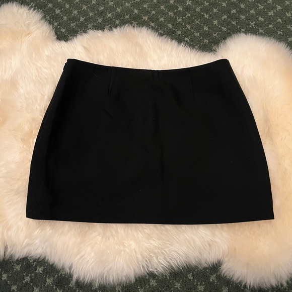 Aritzia Wilfred Black Zipper Pockets Mini Skirt - Picture 3 of 6